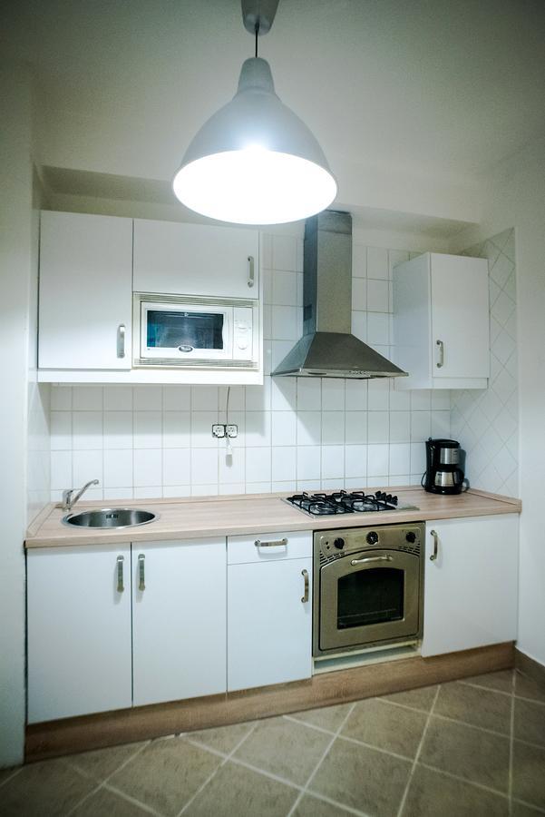 Apartment At The Deak Ferenc Ter Budapest Luaran gambar